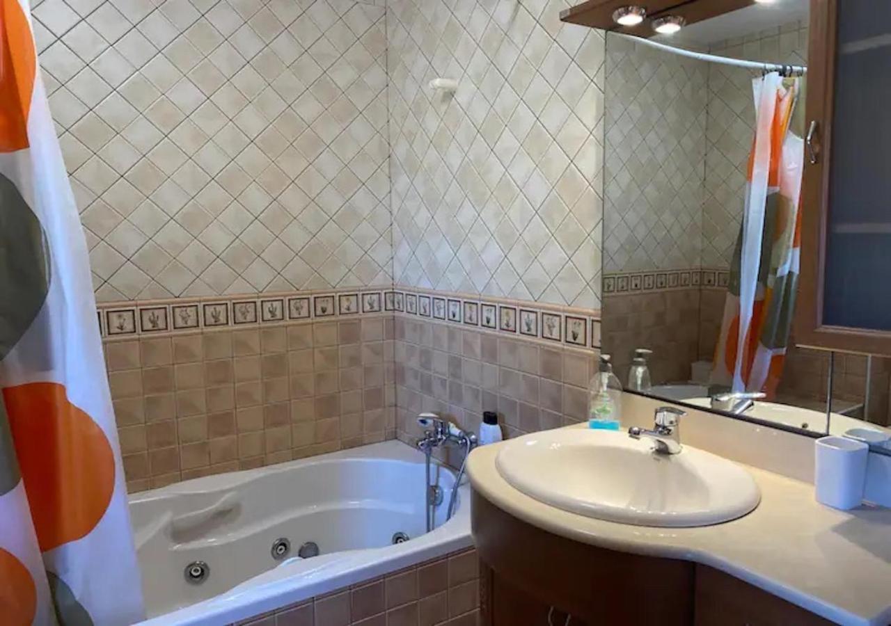 Habitacion En Casa Vacacional פואנגירולה מראה חיצוני תמונה